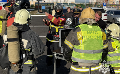 Пожарные Лянтора провели учения в высотном здании